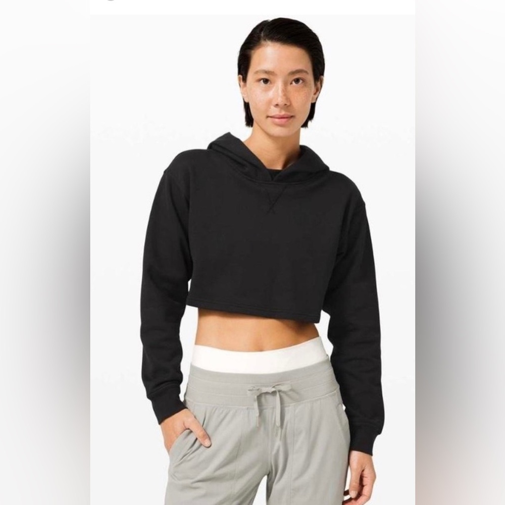 lululemon athletica Black Cropped Hoodie Sweatshirt
Size 2